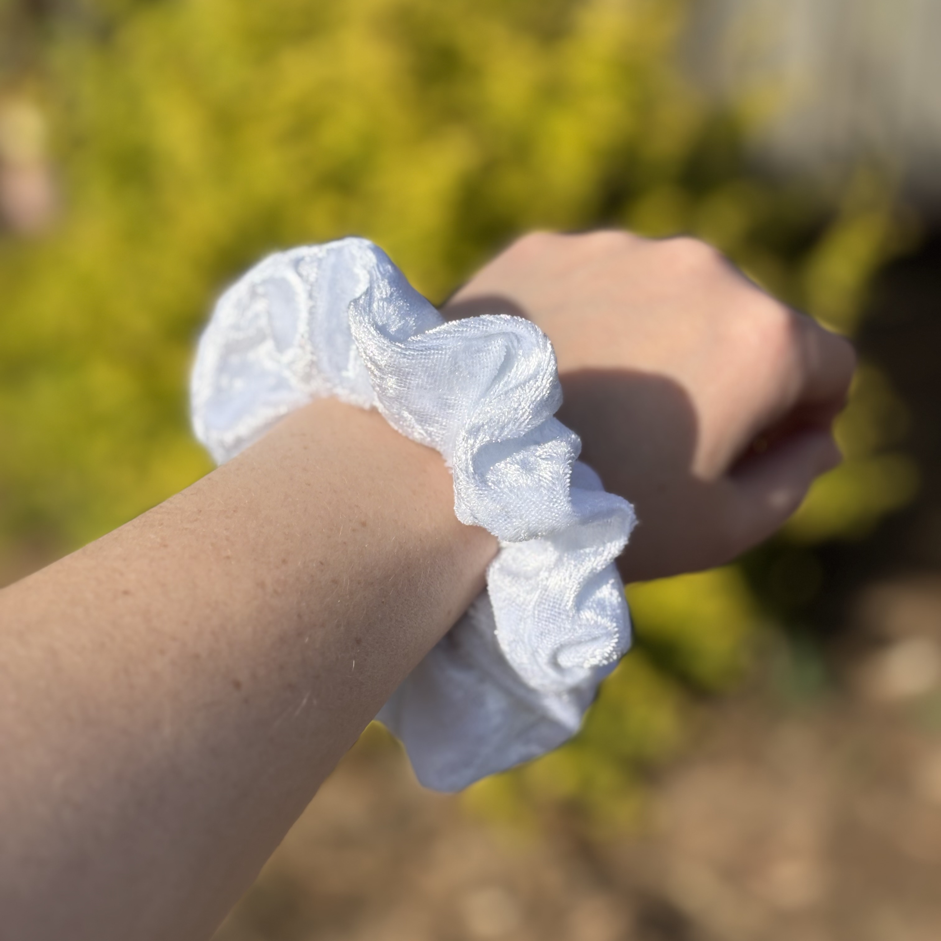 Scrunchie White Velvet Knit