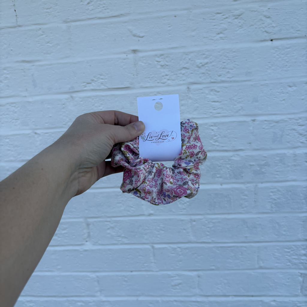 Scrunchie White with Pink Floral