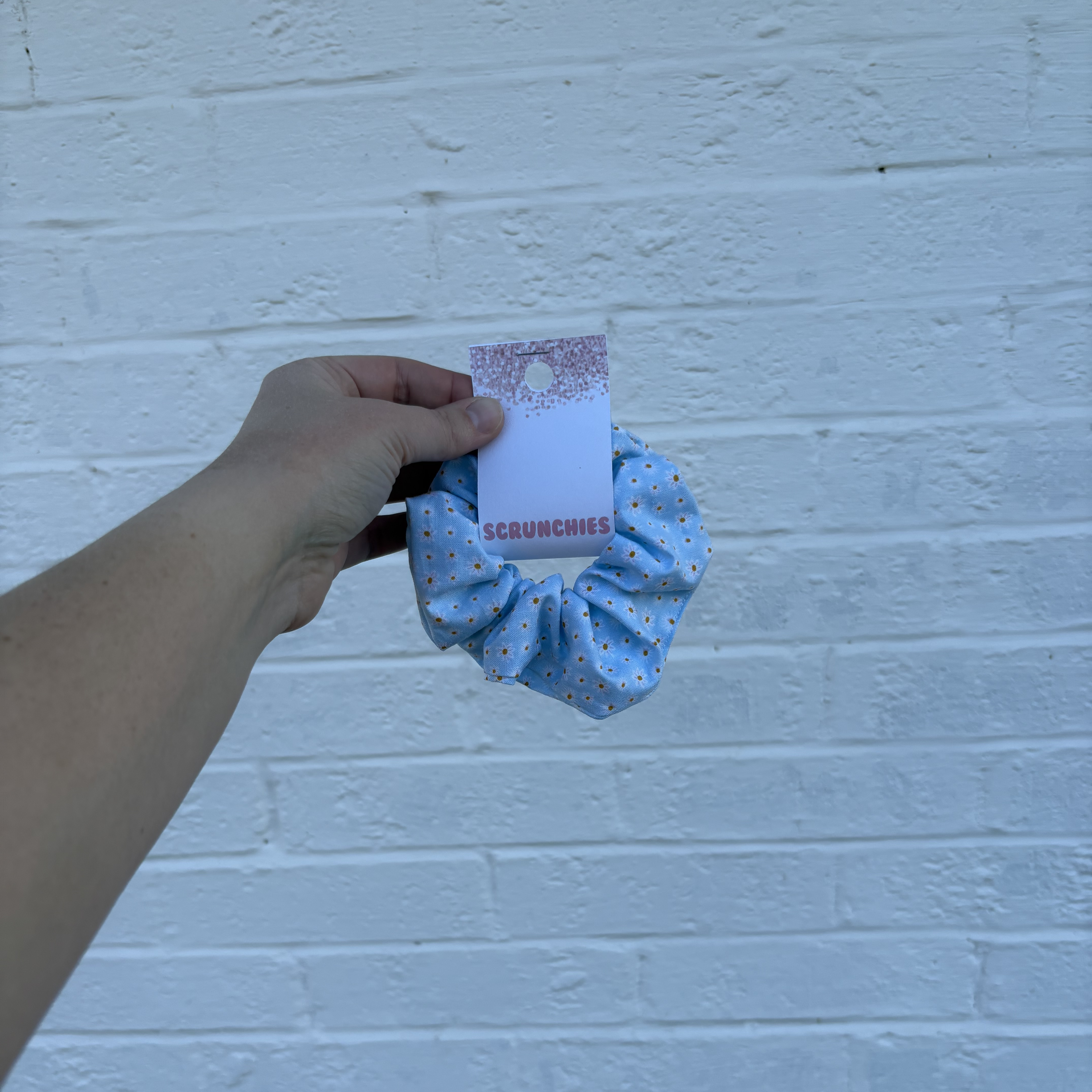 Scrunchie Blue and White Daisy