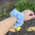 Scrunchie Blue and White Daisy