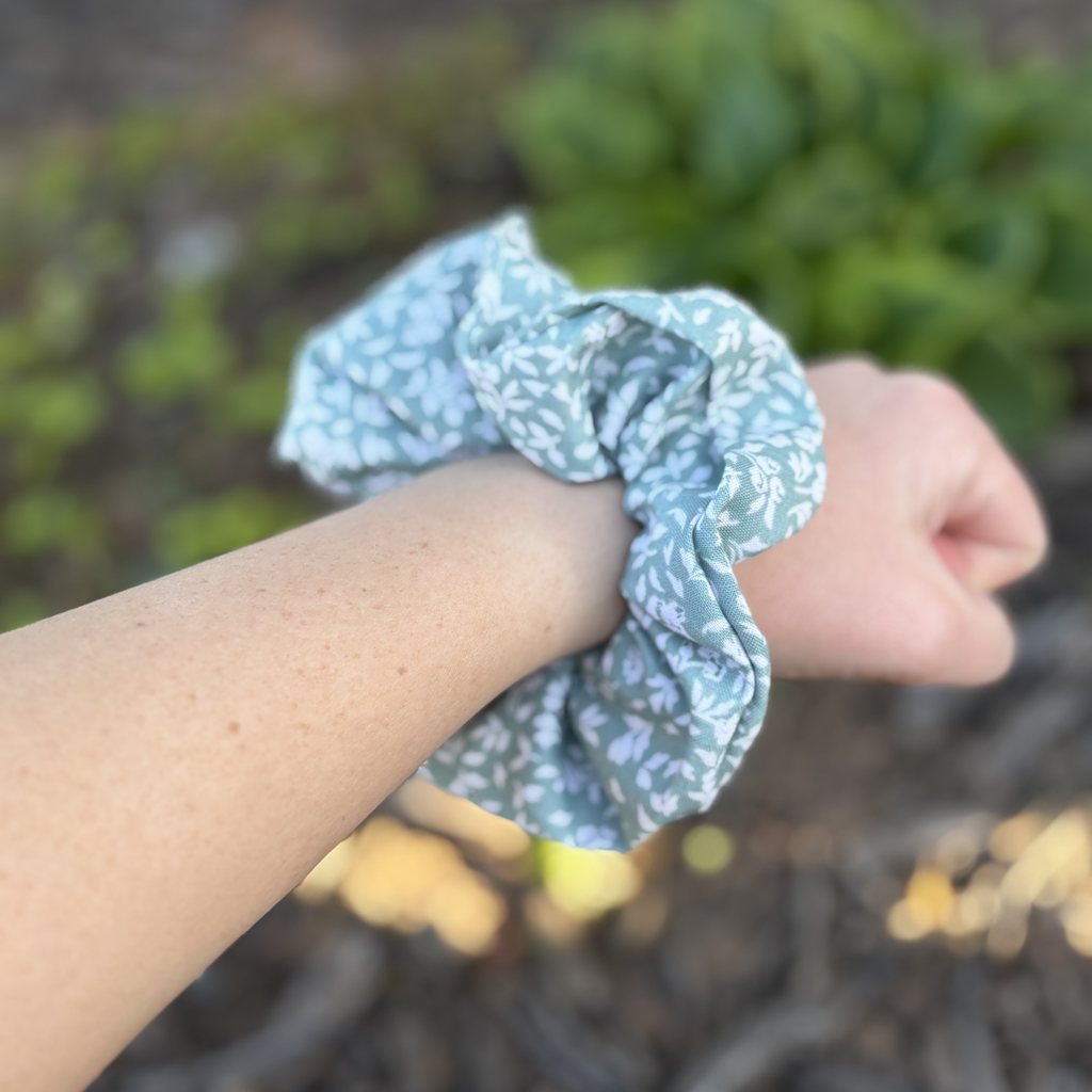 Scrunchie Green and White Floral