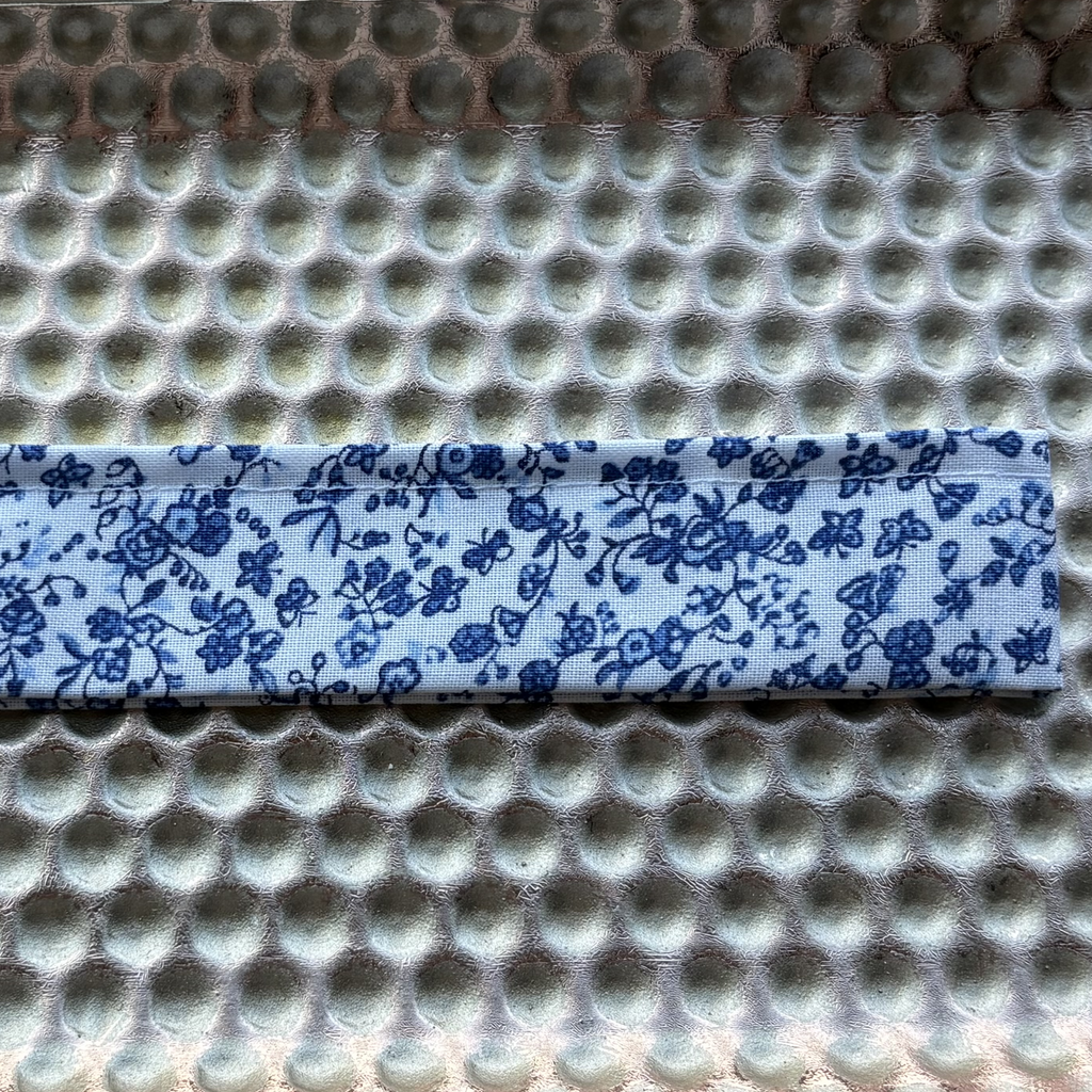 Keychain Vintage Blue Floral