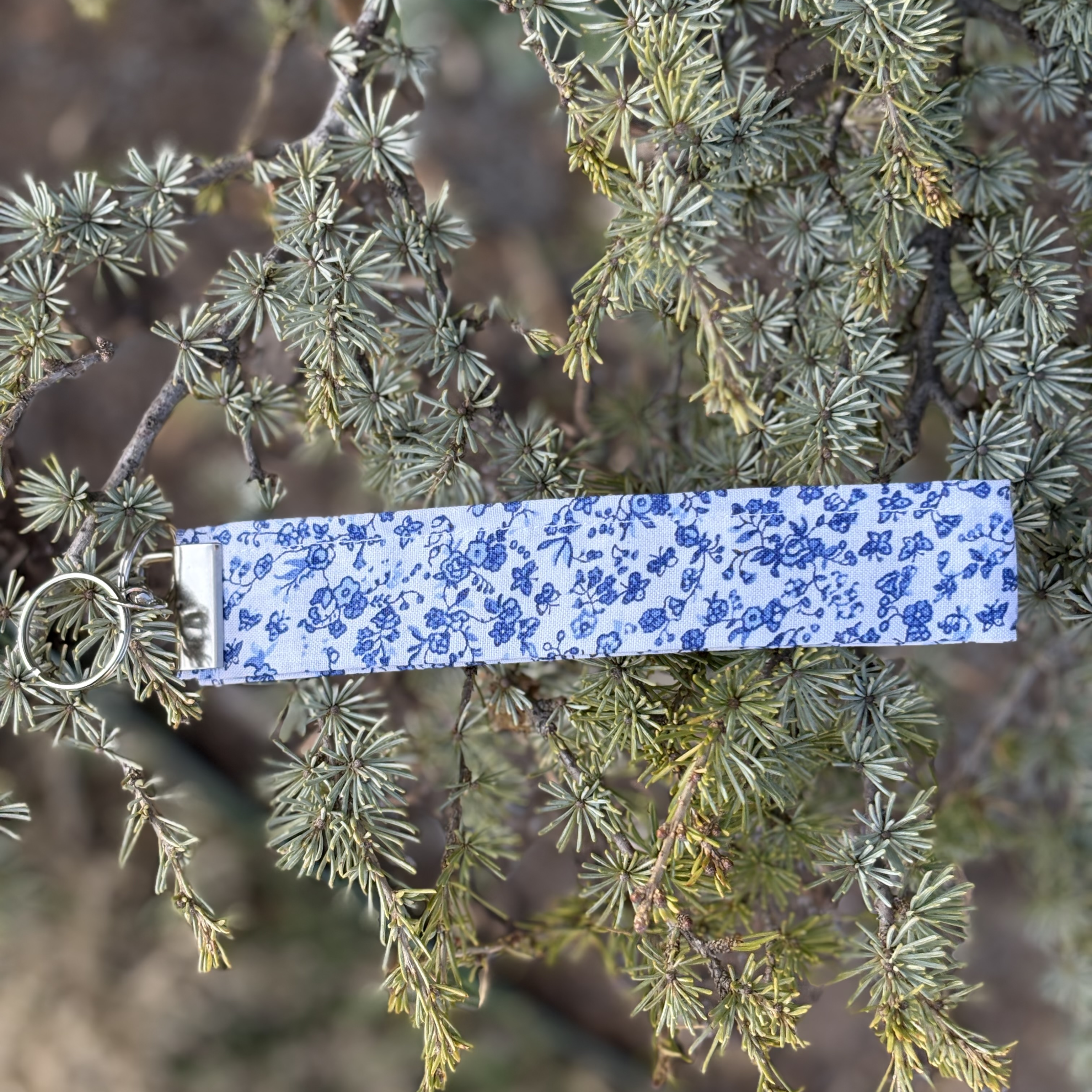 Keychain Vintage Blue Floral