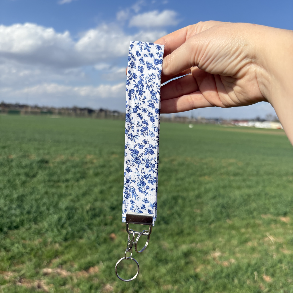 Keychain Vintage Blue Floral