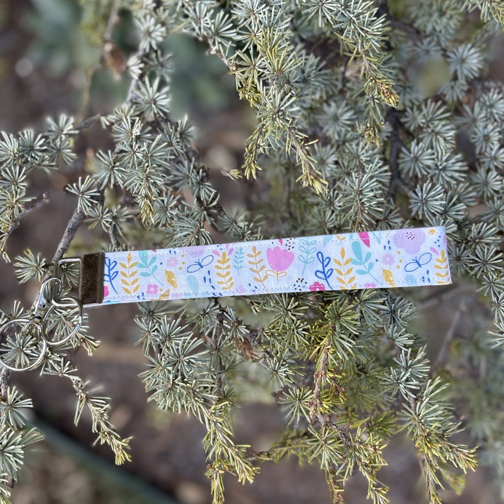 Keychain White with Yellow Floral