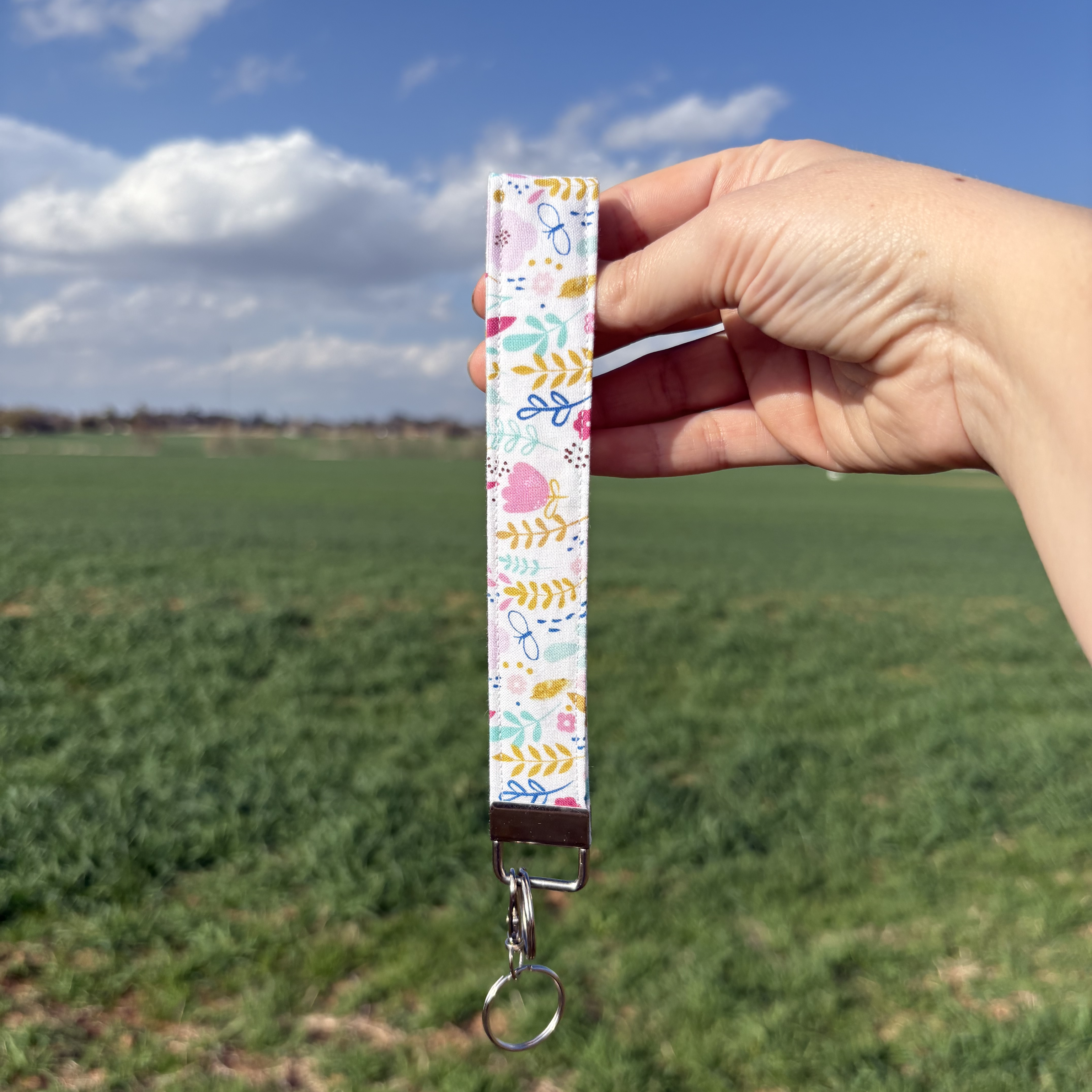Keychain White with Yellow Floral